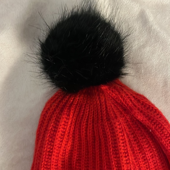 DONATING 1/10 - VICTORIA SECRET BEANIE - Picture 3 of 5